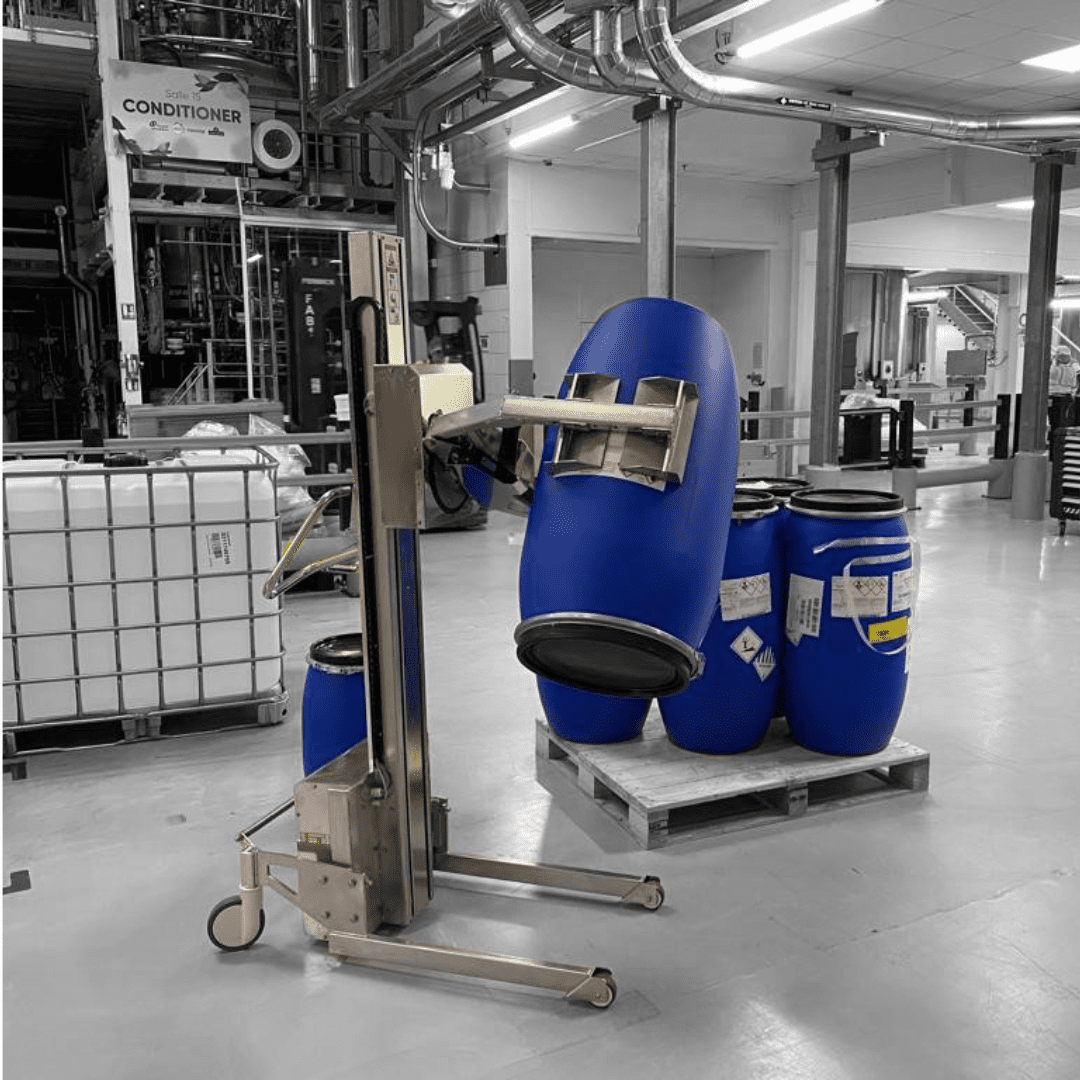Cleanroom-ready stainless steel lifters, GA1-certified